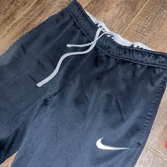 Nike Therma-fit joggers - Picture 2 of 3